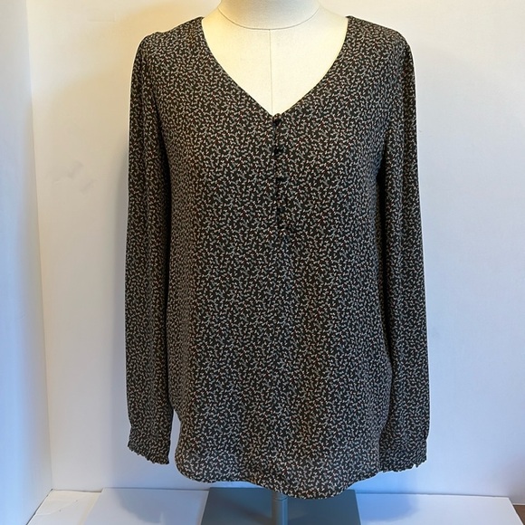LOFT Soft Flowing Neutral Print Button V Neck Long Sleeve Top Women’s Small - Picture 1 of 10